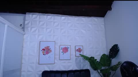 Valentina  online show from December 21, 2025, 9:44 pm