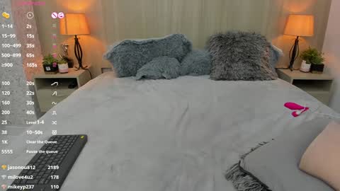 Snapshot of valentina_robertson chatting on December 27, 2024, 10:05 pm online show from December 27, 2024, 10:05 pm