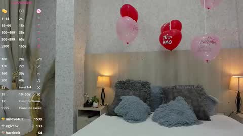 Snapshot of valentina_robertson chatting on February 20, 2025, 1:36 am online show from February 20, 2025, 1:36 am