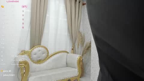Snapshot of valentina_robertson chatting on February 24, 2025, 7:41 pm online show from February 24, 2025, 7:41 pm