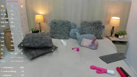 Snapshot of valentina_robertson chatting on March 1, 2025, 10:31 pm online show from March 1, 2025, 10:31 pm