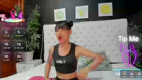 valentina_santillana online show from September 16, 2025, 8:21 pm