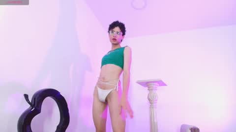 valentinaguerra1 online show from November 5, 2025, 9:20 am