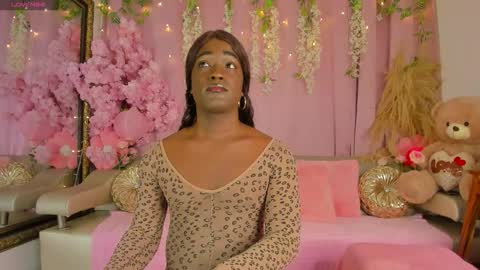 valentinaone1 online show from November 16, 2025, 10:37 pm