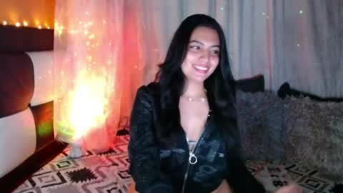 valentinasmith18 online show from May 25, 2026, 1:33 am
