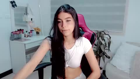 Valentina  online show from March 12, 2026, 3:23 am