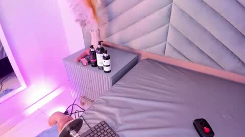 Snapshot of valentine_mia_ chatting on November 15, 2025, 7:43 pm Mia online show from November 15, 2025, 7:43 pm