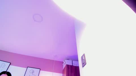 Snapshot of valentine_mia_ chatting on November 23, 2025, 7:35 pm Mia online show from November 23, 2025, 7:35 pm