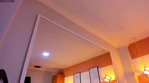 Snapshot of valentine_mia_ chatting on December 21, 2025, 7:54 pm Mia online show from December 21, 2025, 7:54 pm