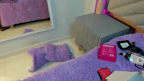 Snapshot of valentine_mia_ chatting on February 4, 2026, 8:25 pm Mia online show from February 4, 2026, 8:25 pm