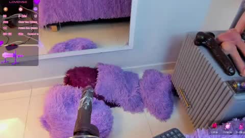 Mia  online show from April 14, 2026, 8:37 pm