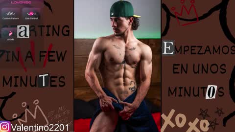 valentino online show from December 20, 2025, 1:23 am