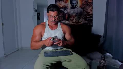    online show from November 25, 2025, 8:31 pm