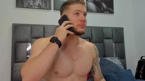 Snapshot of valentino_ferrari28 chatting on December 10, 2024, 12:17 am Valentino Ferrari online show from December 10, 2024, 12:17 am