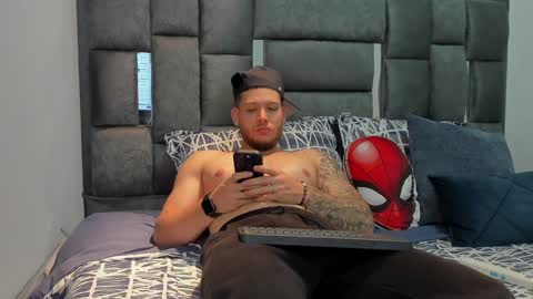 Snapshot of valentino_ferrari28 chatting on December 12, 2024, 3:21 am Valentino Ferrari online show from December 12, 2024, 3:21 am