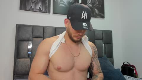 Snapshot of valentino_ferrari28 chatting on December 19, 2024, 1:39 am Valentino Ferrari online show from December 19, 2024, 1:39 am