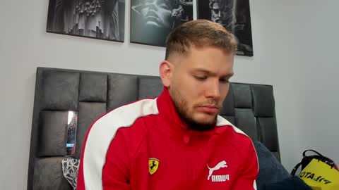 Snapshot of valentino_ferrari28 chatting on December 22, 2024, 2:17 am Valentino Ferrari online show from December 22, 2024, 2:17 am