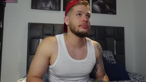 Snapshot of valentino_ferrari28 chatting on January 8, 2025, 10:58 pm Valentino Ferrari online show from January 8, 2025, 10:58 pm