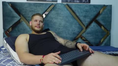 Snapshot of valentino_ferrari28 chatting on October 16, 2025, 1:50 am Valentino Ferrari online show from October 16, 2025, 1:50 am