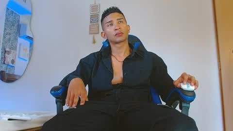 Mistery Guy online show from November 21, 2025, 6:39 pm