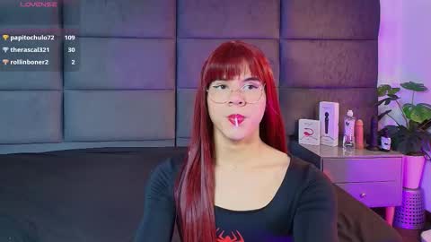 valentino moon online show from December 21, 2025, 2:51 am