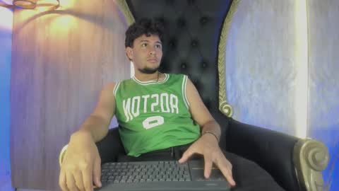 VALENTINO online show from March 2, 2026, 6:37 pm