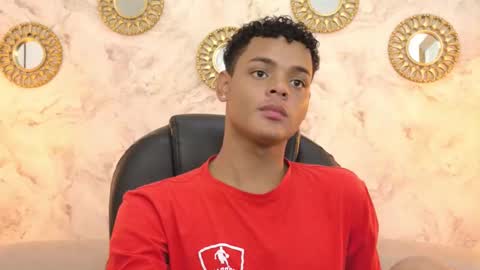 valentino_thompson online show from September 12, 2025, 7:36 pm