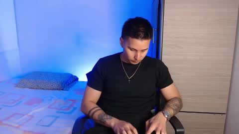 VALENTINO online show from November 25, 2025, 9:48 pm