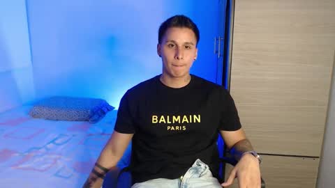 VALENTINO online show from December 18, 2025, 9:21 pm