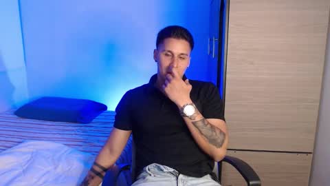 VALENTINO online show from February 25, 2026, 11:14 pm