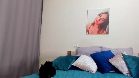 Kate online show from November 7, 2025, 2:22 am