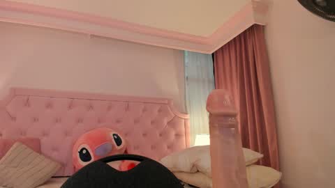 Vale Toro  online show from December 19, 2024, 5:29 pm