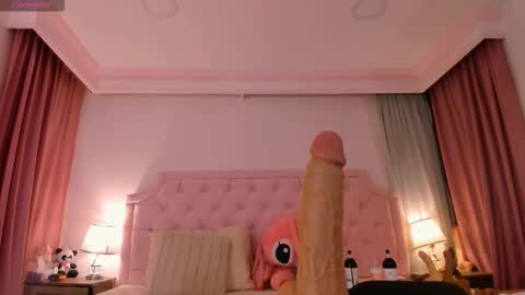 Vale Toro  online show from December 4, 2025, 11:30 am