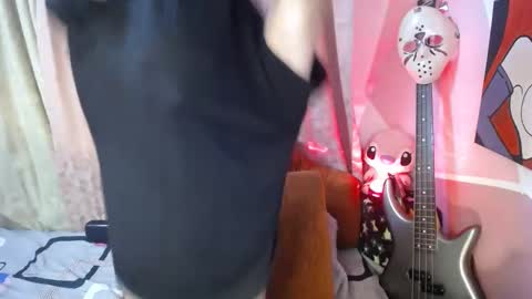 Valeri Cove online show from October 7, 2025, 7:05 am