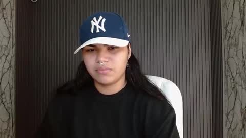 valeri_harpers4 online show from September 23, 2025, 3:04 pm