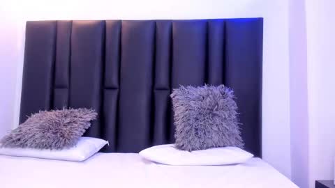 valeri_tafur online show from February 13, 2025, 11:17 am