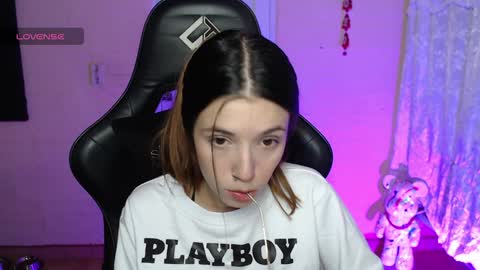 Snapshot of valeria_mendozza chatting on December 4, 2024, 4:32 am online show from December 4, 2024, 4:32 am