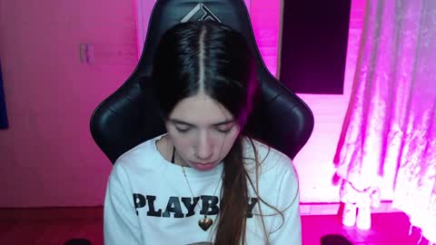 Snapshot of valeria_mendozza chatting on December 28, 2024, 8:05 am online show from December 28, 2024, 8:05 am