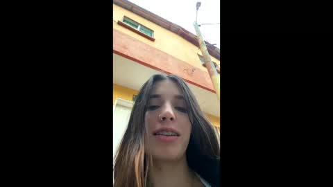 Snapshot of valeria_mendozza chatting on January 1, 2025, 11:16 am online show from January 1, 2025, 11:16 am
