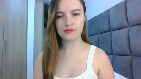 valeriafrannco online show from February 26, 2025, 3:21 am