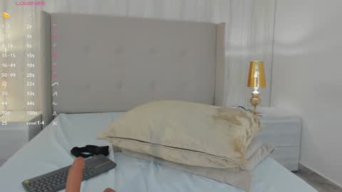 Valeria online show from December 4, 2024, 2:04 pm