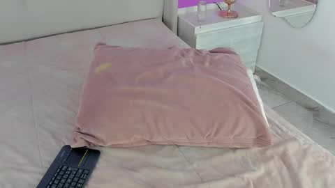 Valeria online show from December 18, 2025, 12:00 pm