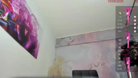   online show from September 10, 2025, 1:33 pm