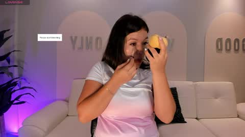 Valeria online show from May 13, 2026, 10:12 am
