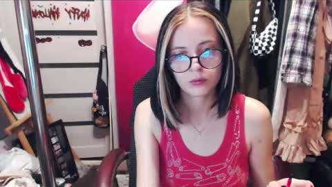 ValeriaXKiss online show from January 8, 2025, 4:33 pm