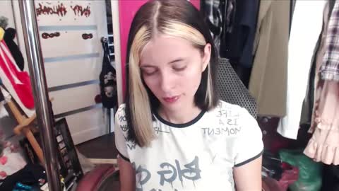 Snapshot of valeriaxkiss chatting on February 22, 2025, 9:56 am ValeriaXKiss online show from February 22, 2025, 9:56 am
