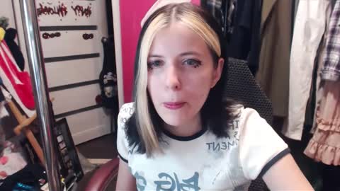Snapshot of valeriaxkiss chatting on February 22, 2025, 6:08 pm ValeriaXKiss online show from February 22, 2025, 6:08 pm