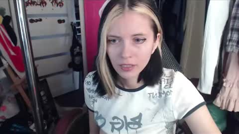 Snapshot of valeriaxkiss chatting on February 23, 2025, 9:11 am ValeriaXKiss online show from February 23, 2025, 9:11 am