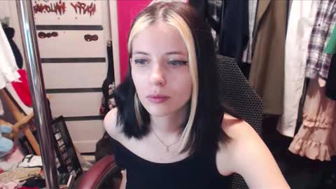 Snapshot of valeriaxkiss chatting on March 11, 2025, 6:30 pm ValeriaXKiss online show from March 11, 2025, 6:30 pm