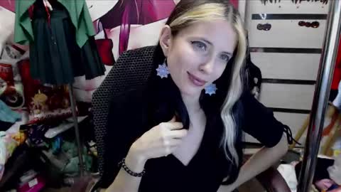 Snapshot of valeriaxkiss chatting on January 9, 2026, 8:43 pm ValeriaXKiss online show from January 9, 2026, 8:43 pm